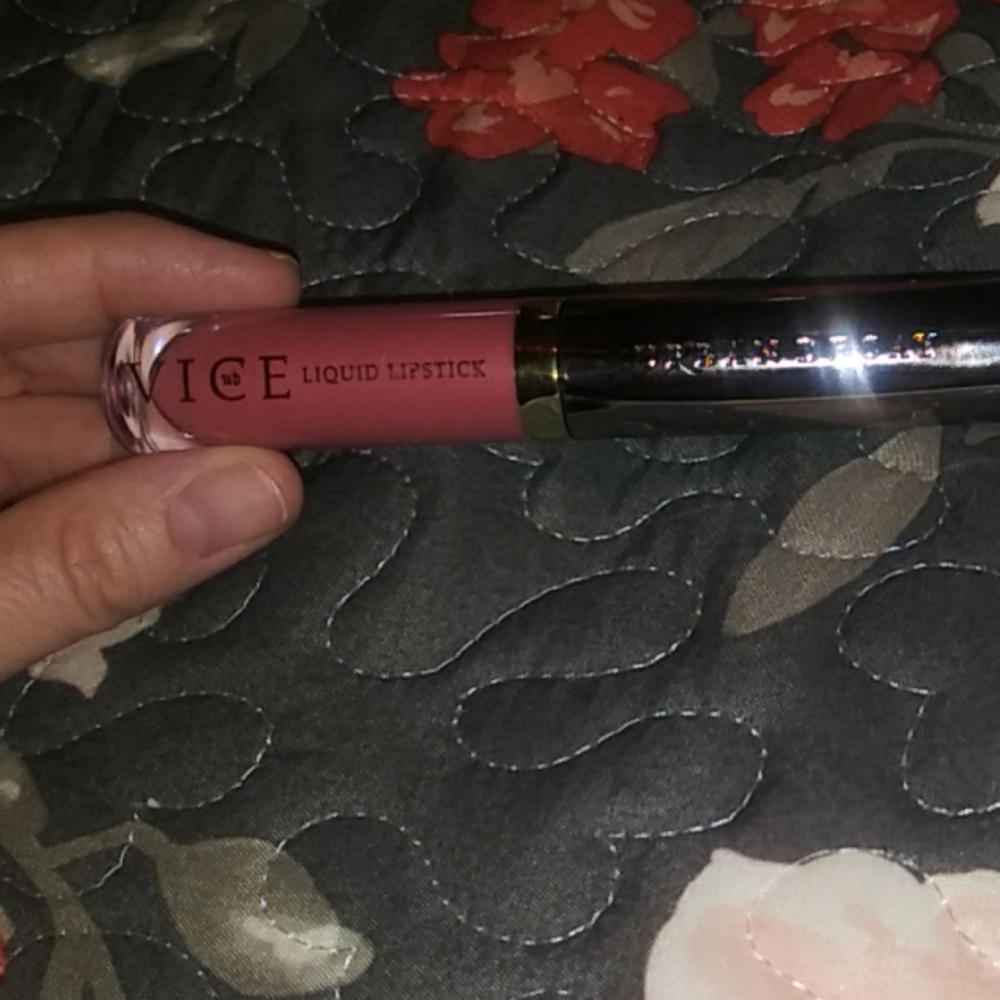 Urban Decay Liquid Lipstick Trivial NWOB